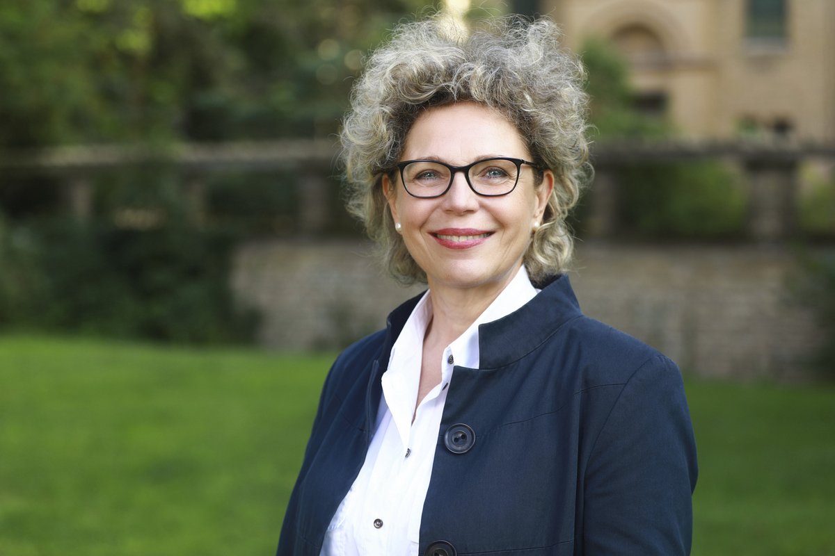 Dr. Martina Klein, Beisitzerin Dr. Martina Klein, Beisitzerin