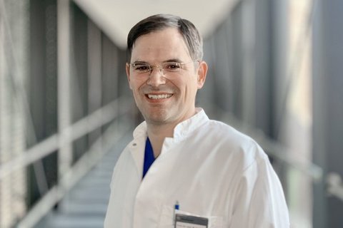  Chefarzt Prof. Dr. med. Matthias Grothoff
